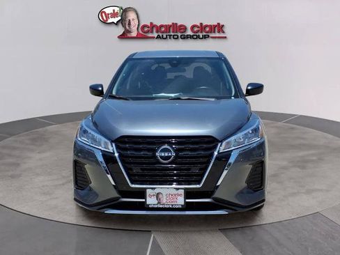 Certified 2025 Nissan Kicks Play S FWD image 8