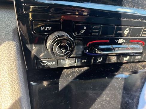 Used 2022 Jeep Grand Cherokee L Limited image 33