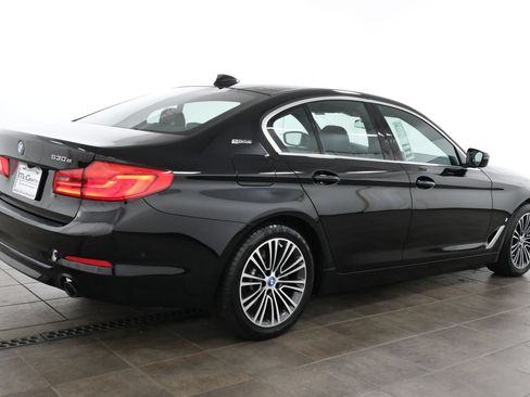 Used 2019 BMW 530e xDrive w/ Premium Package AWD/4WD image 6