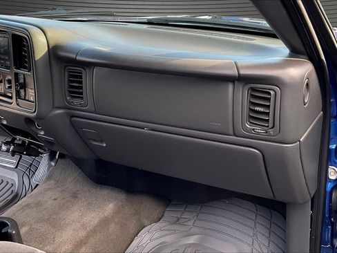 Used 2004 GMC Sierra 1500 SLE w/ Light Duty Power Package AWD/4WD image 22