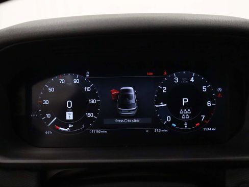 Used 2024 Land Rover Discovery Dynamic SE AWD/4WD image 7