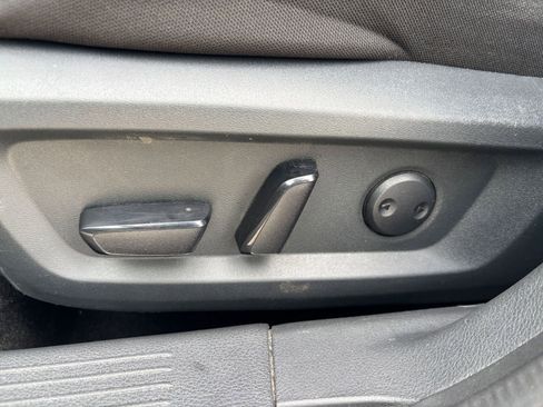 Used 2025 Nissan Rogue SV image 22