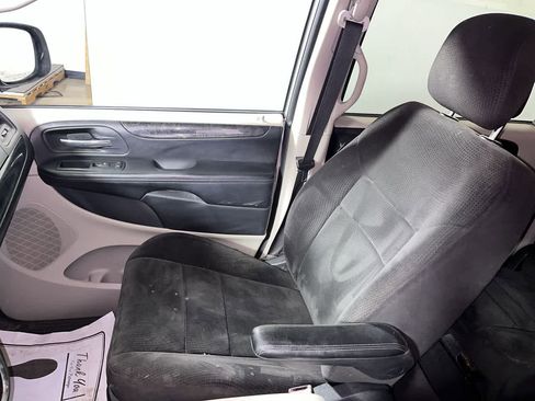 Used 2012 Dodge Grand Caravan SXT image 25