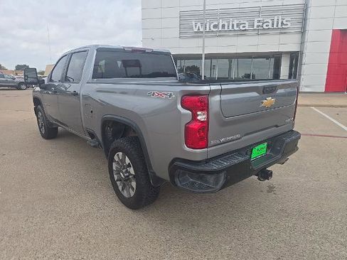 Used 2025 Chevrolet Silverado 2500 Custom w/ Custom Value Package image 3
