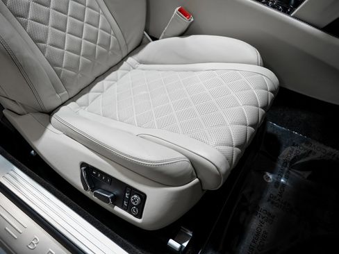 Used 2017 Bentley Continental GT image 36