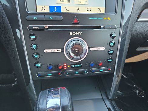 Used 2018 Ford Explorer Limited image 27