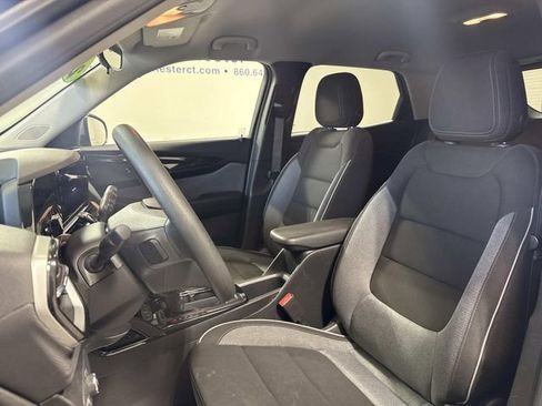Used 2025 Chevrolet TrailBlazer LT image 6