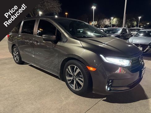 Used 2023 Honda Odyssey Touring image 1