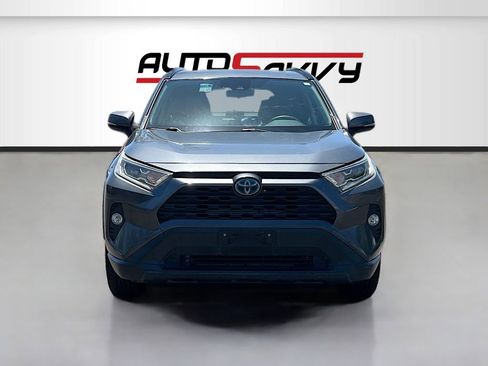 Used 2019 Toyota RAV4 XLE w/ All Weather Liner Package AWD/4WD image 2