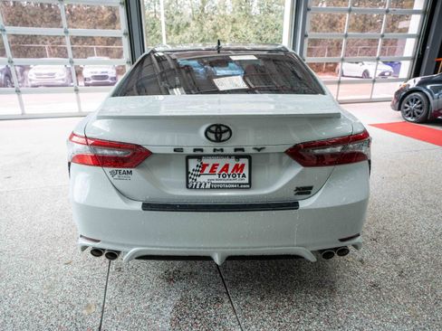 Used 2022 Toyota Camry XSE image 3