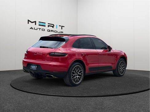 Used 2018 Porsche Macan Sport Edition AWD/4WD image 9