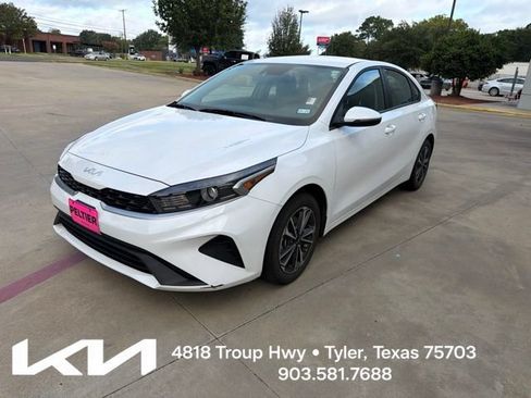 Certified 2024 Kia Forte LXS w/ LXS Technology Package FWD image 3