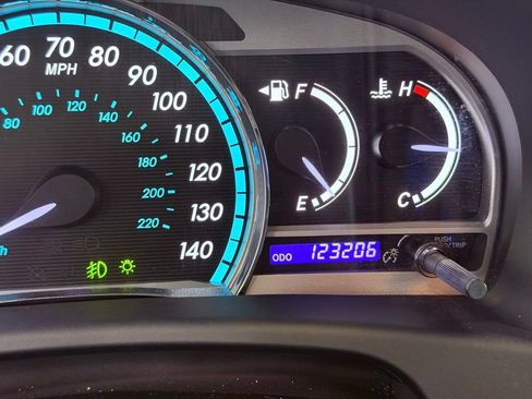 Used 2015 Toyota Venza XLE image 22