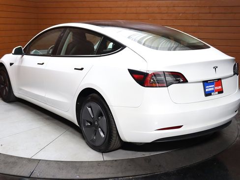 Used 2023 Tesla Model 3 Standard Range image 9
