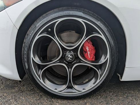 Used 2022 Alfa Romeo Giulia Veloce image 44