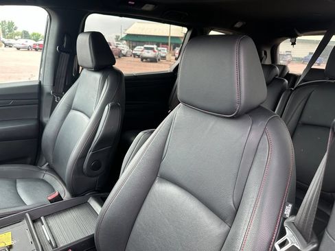 Used 2025 Honda Odyssey Sport-L image 3