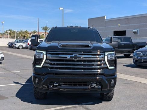 Used 2024 Chevrolet Silverado 2500 High Country w/ High Country Premium Package image 2