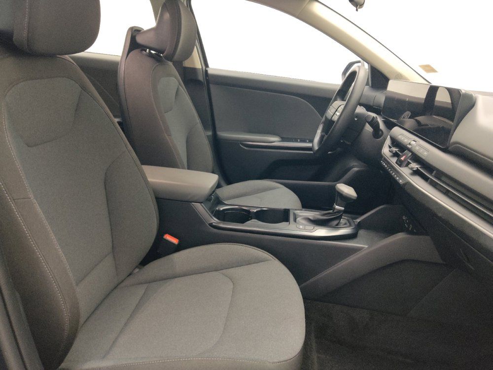 Used 2025 Kia K4 FWD image 21