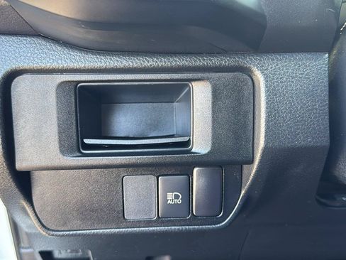 Used 2018 Toyota Tacoma SR RWD image 14