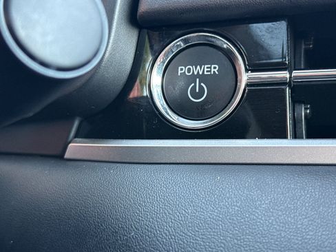 Used 2025 Mitsubishi Outlander SEL image 27