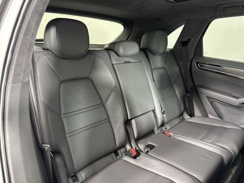 Certified 2021 Porsche Cayenne GTS AWD/4WD image 24