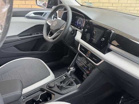 New 2026 Volkswagen Taos SE image 17