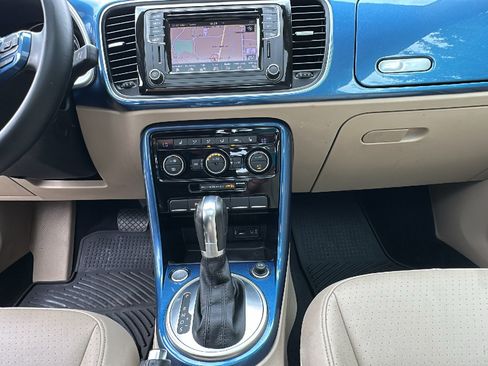 Used 2019 Volkswagen Beetle 2.0T SE FWD image 21