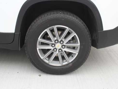 Used 2023 Chevrolet Traverse LT FWD image 44