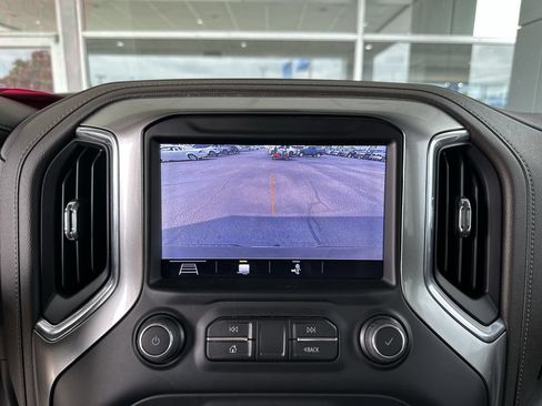Used 2019 Chevrolet Silverado 1500 LTZ w/ LTZ Convenience Package AWD/4WD image 15