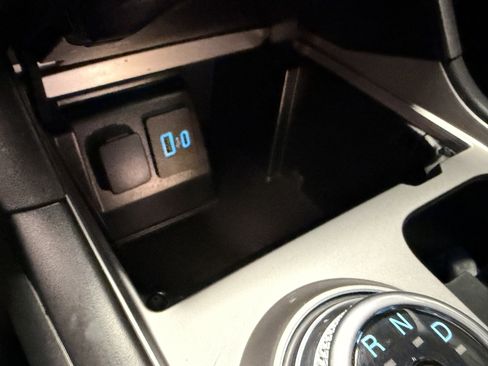 Used 2020 Ford Explorer XLT w/ Comfort Package image 14