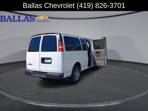 Used 2017 Chevrolet Express 2500 LS RWD image 8