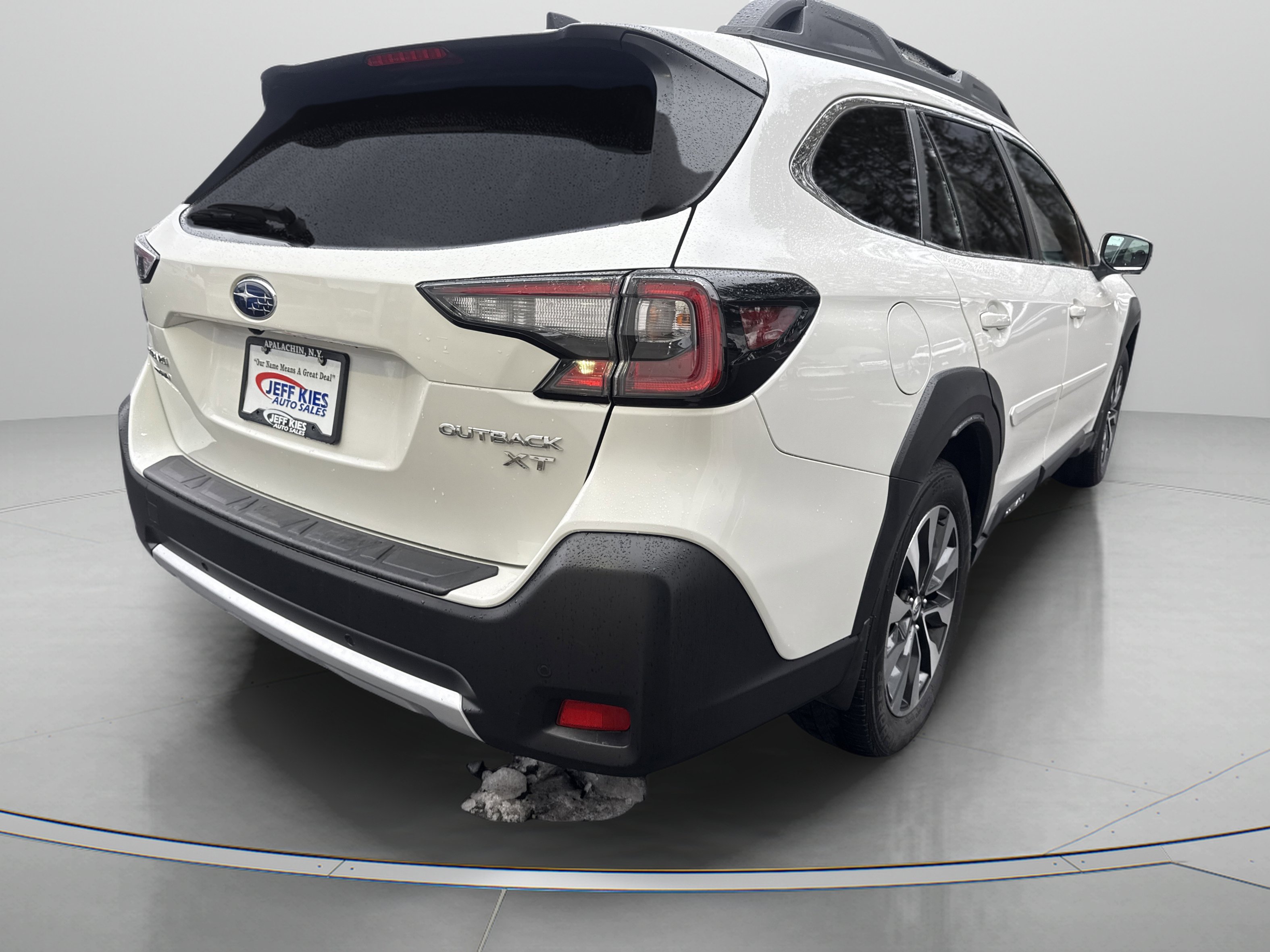 Used 2023 Subaru Outback Limited XT AWD/4WD image 5