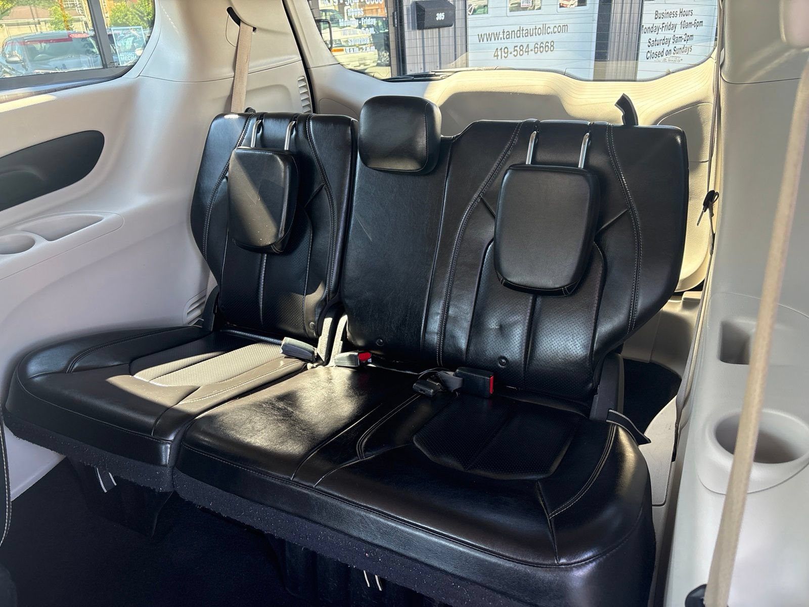 Used 2021 Chrysler Voyager Lxi FWD image 13
