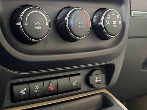 Used 2015 Jeep Patriot High Altitude AWD/4WD image 31