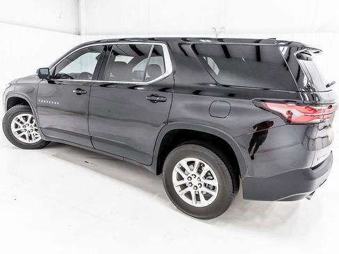 Used 2023 Chevrolet Traverse LS w/ Safety Package FWD image 4
