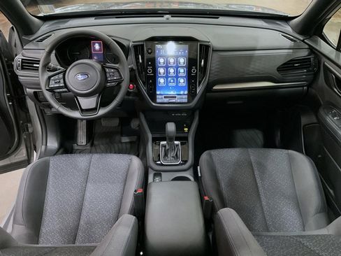 Used 2025 Subaru Forester Premium image 12