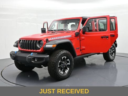 Used 2025 Jeep Wrangler Unlimited Rubicon 4xe w/ Safety Group AWD/4WD image 30