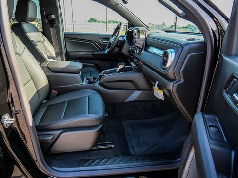 New 2026 Chevrolet Colorado LT w/ LT Convenience Package AWD/4WD image 13