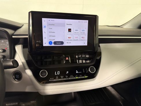 Used 2024 Toyota Corolla SE w/ SE Convenience Package FWD image 14