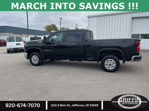 Used 2025 Chevrolet Silverado 2500 LT w/ Safety Package image 19