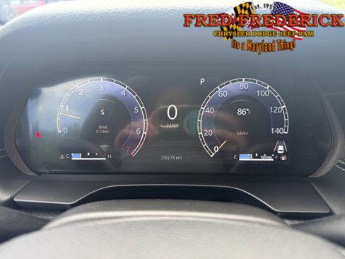 Used 2025 Jeep Grand Cherokee Laredo X w/ Trailer Tow Package AWD/4WD image 11