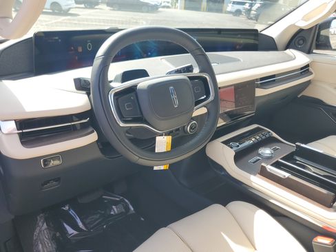 New 2027 Lincoln Navigator L Reserve AWD/4WD image 14