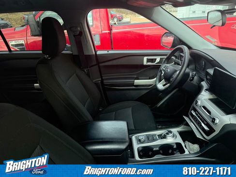 Certified 2024 Ford Explorer XLT w/ Class IV Trailer Tow Package image 8