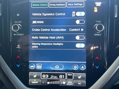 Used 2024 Subaru Ascent Premium w/ Convenience Package image 9