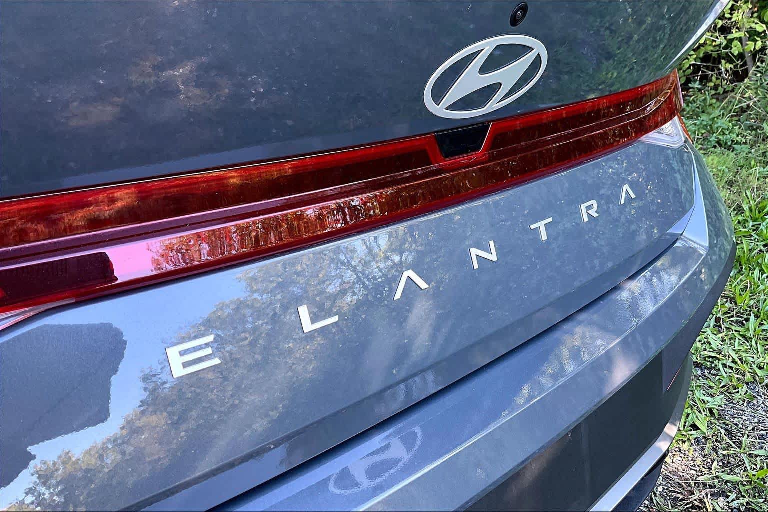 Used 2026 Hyundai Elantra SE FWD image 10