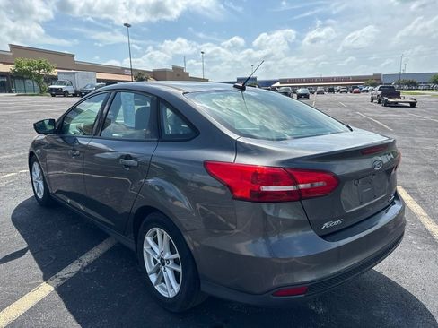 Used 2016 Ford Focus SE FWD image 7