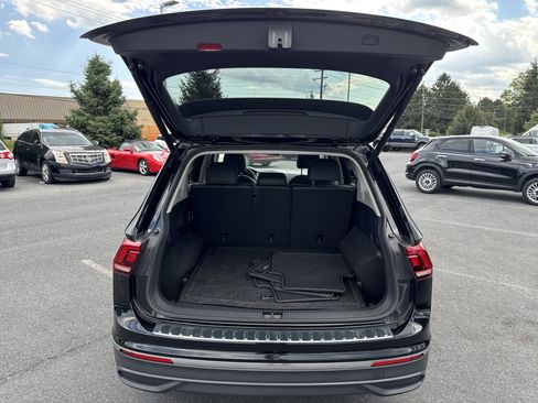 Used 2024 Volkswagen Tiguan SE w/ Panoramic Sunroof Package AWD/4WD image 30