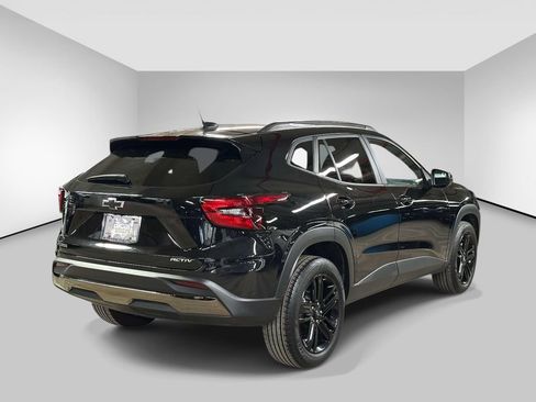 Used 2024 Chevrolet Trax ACTIV FWD image 5
