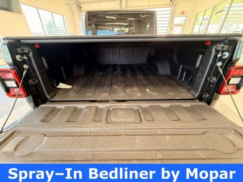 Certified 2022 Jeep Gladiator Overland image 14