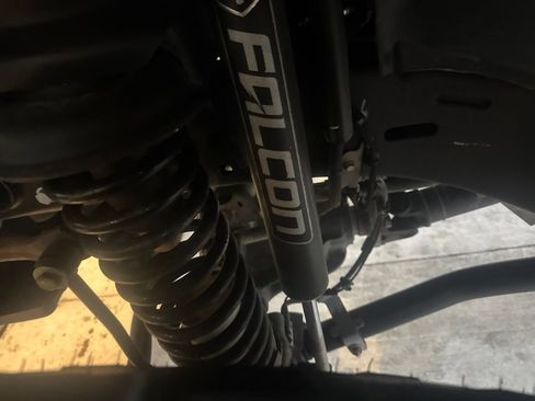 Used 2023 Jeep Gladiator Sport AWD/4WD image 5